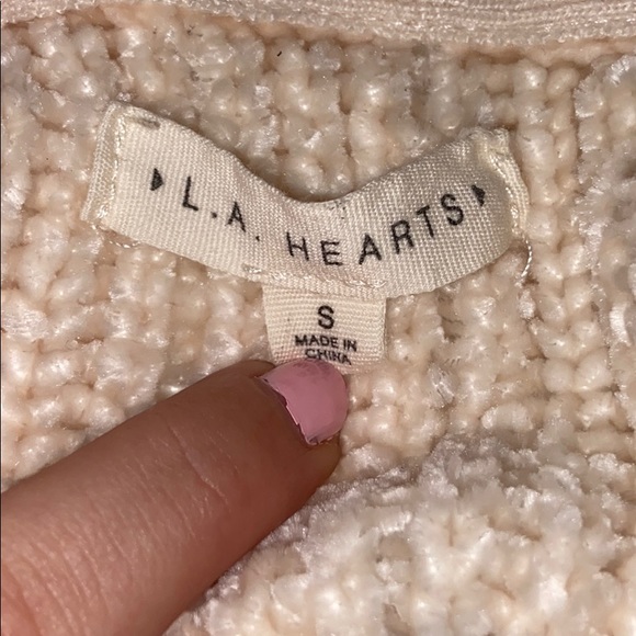 LA Hearts v neck sweater | S - Picture 4 of 4
